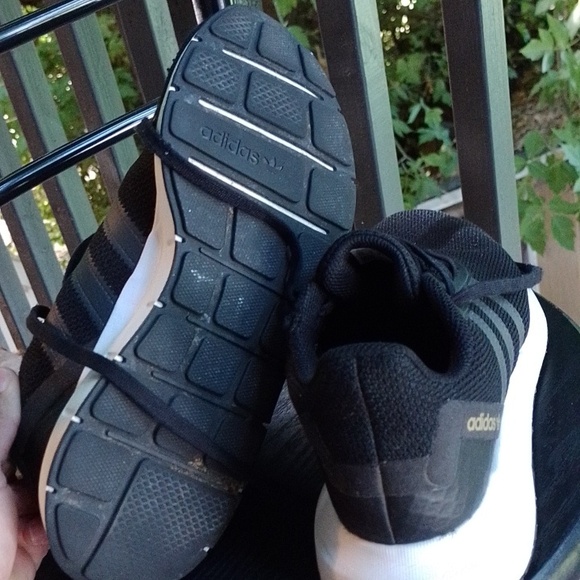 Adidas Black and White Sneakers with Modern Silhouette - Picture 6 of 9